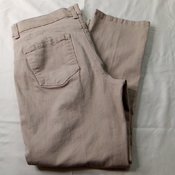 Vintage America Women's Tan Jeans - Picture 7 of 11